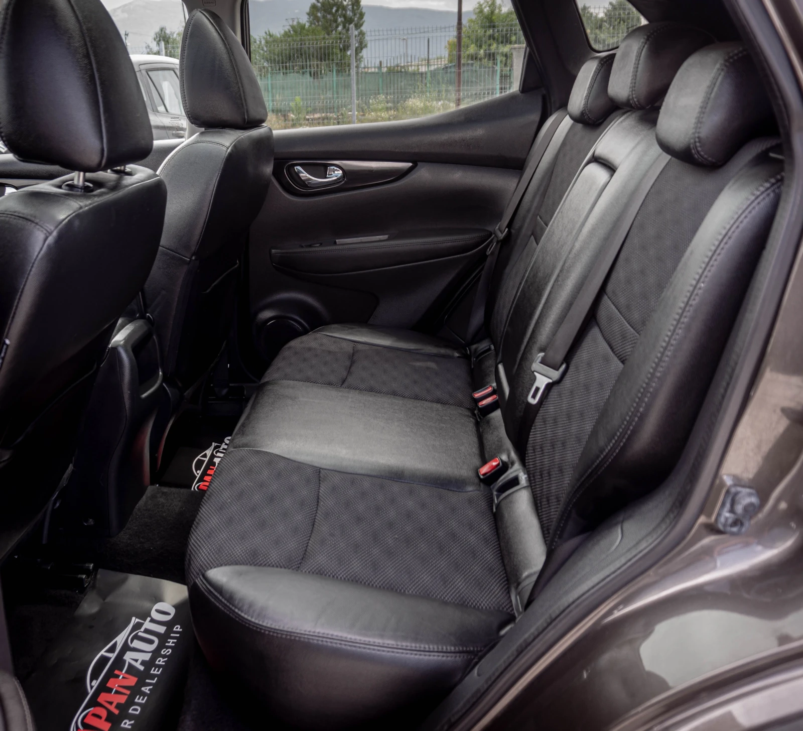 Nissan Qashqai 1.6 бензин ТЕКНА! ТОП! С ГАРАНЦИЯ!, снимка 11 - Автомобили и джипове - 55012064