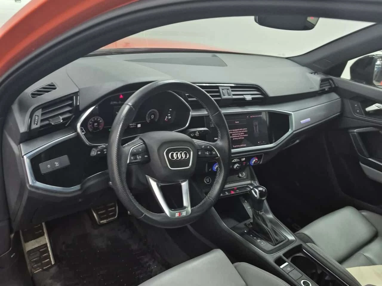 Audi Q3 PROGRESSIV * CARFAX * БЕЗ ПЪРВОНАЧАЛНА ВНОСКА, снимка 10 - Автомобили и джипове - 55404876