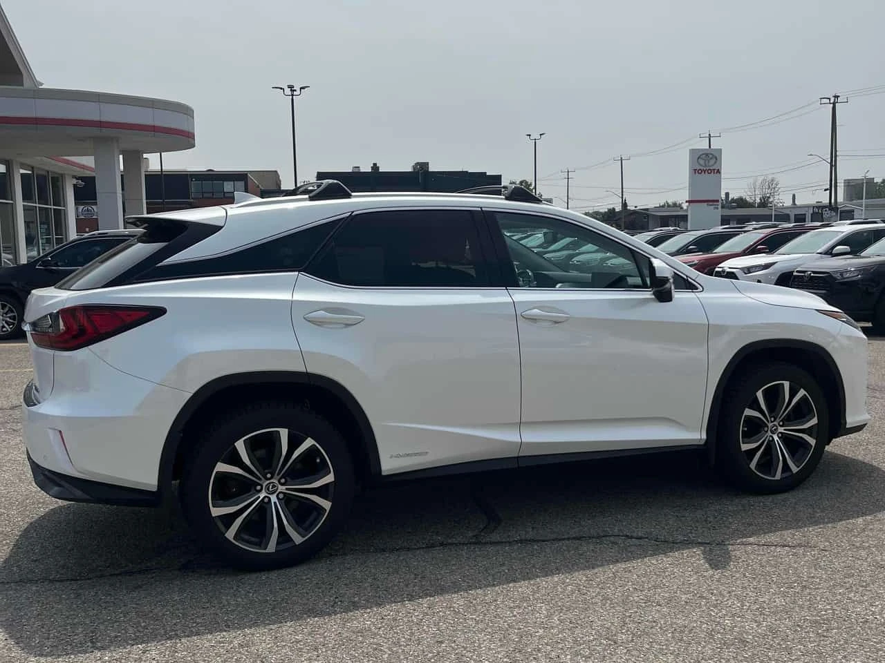 Lexus RX 450h  * CARFAX * ГЛАВНО ПРЕДСТАВИТЕЛСТВО НА TOYOTA, снимка 3 - Автомобили и джипове - 55452339