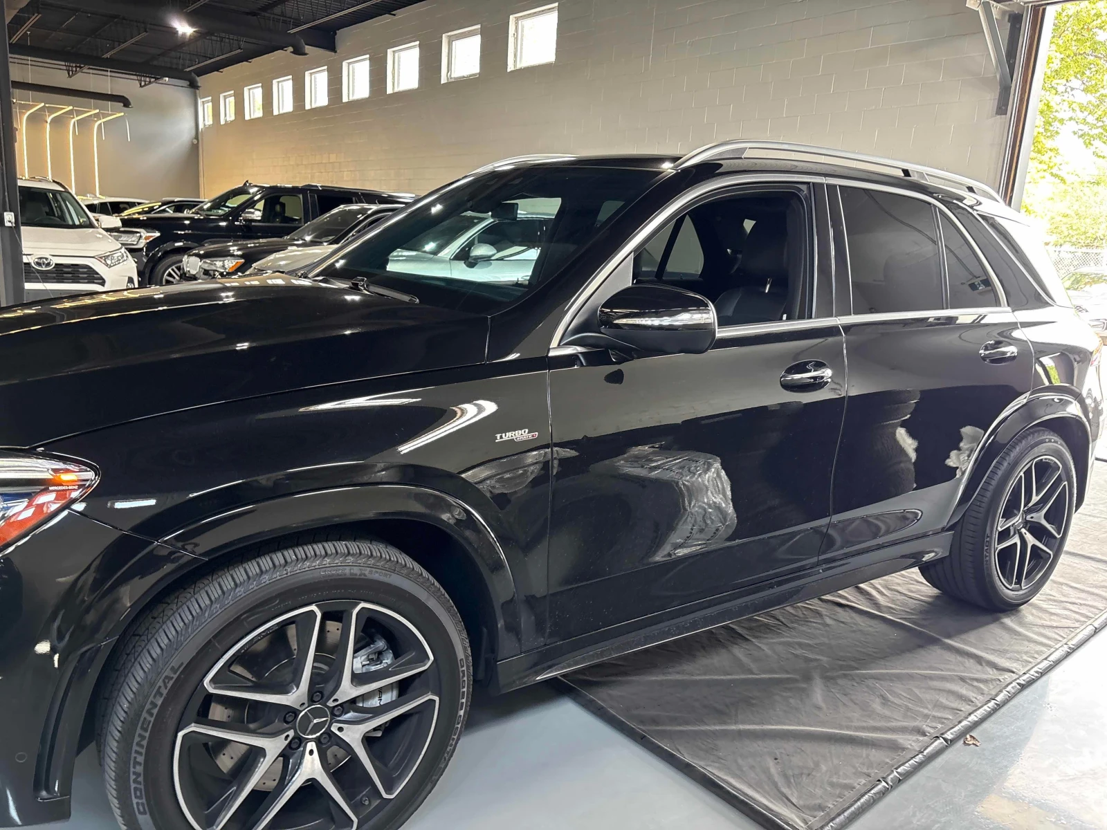 Mercedes-Benz GLE 53 4MATIC AMG ДИСТРОНИК * ОБДУХВАНЕ * BURMESTER * PANO, снимка 16 - Автомобили и джипове - 55839707