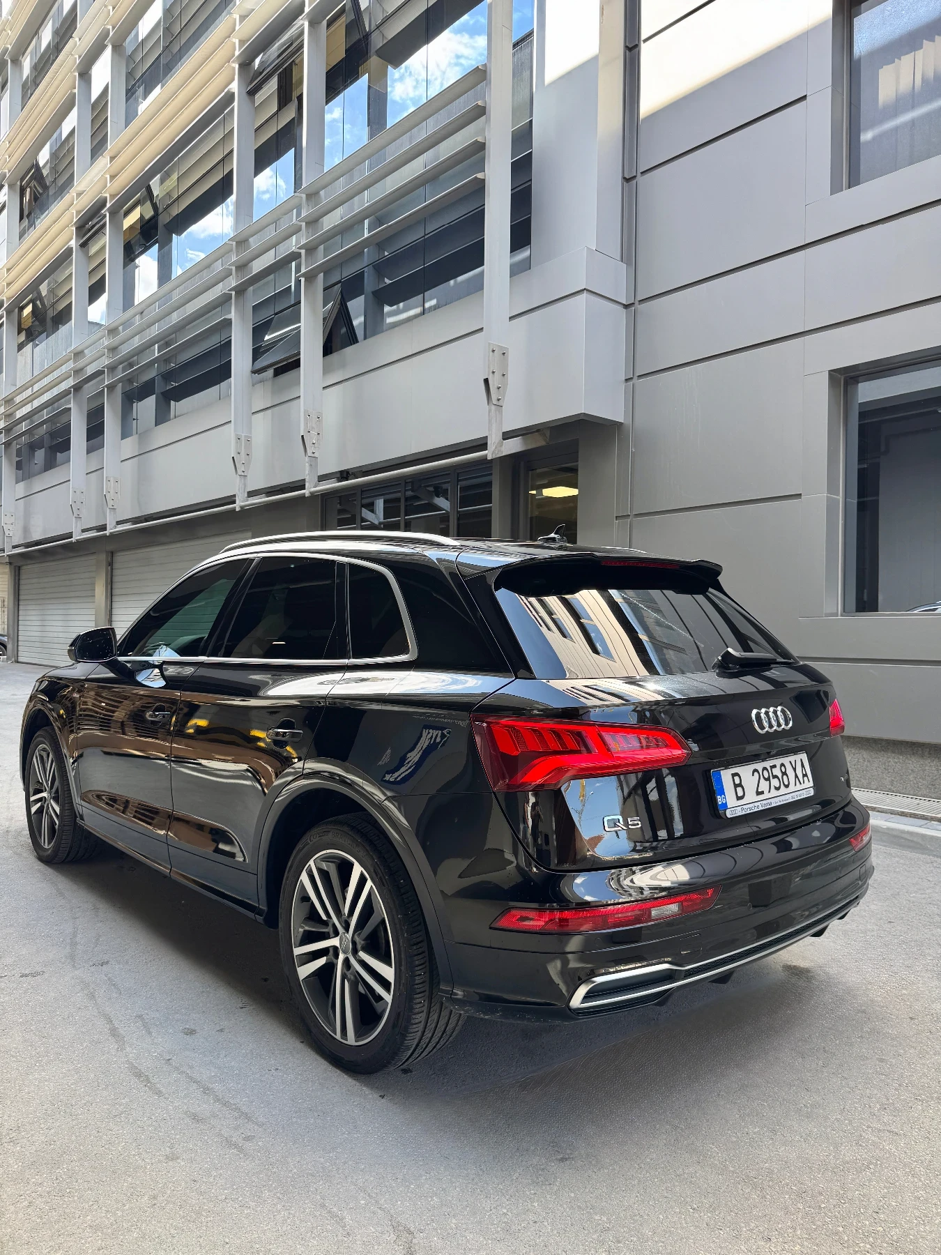 Audi Q5, снимка 2 - Автомобили и джипове - 56446684