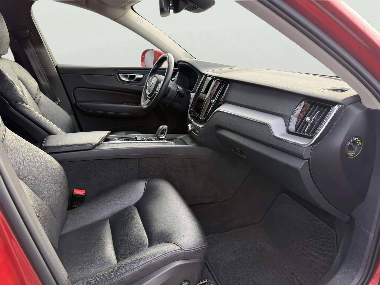 Volvo XC60 2.0 B4, снимка 9 - Автомобили и джипове - 56688174