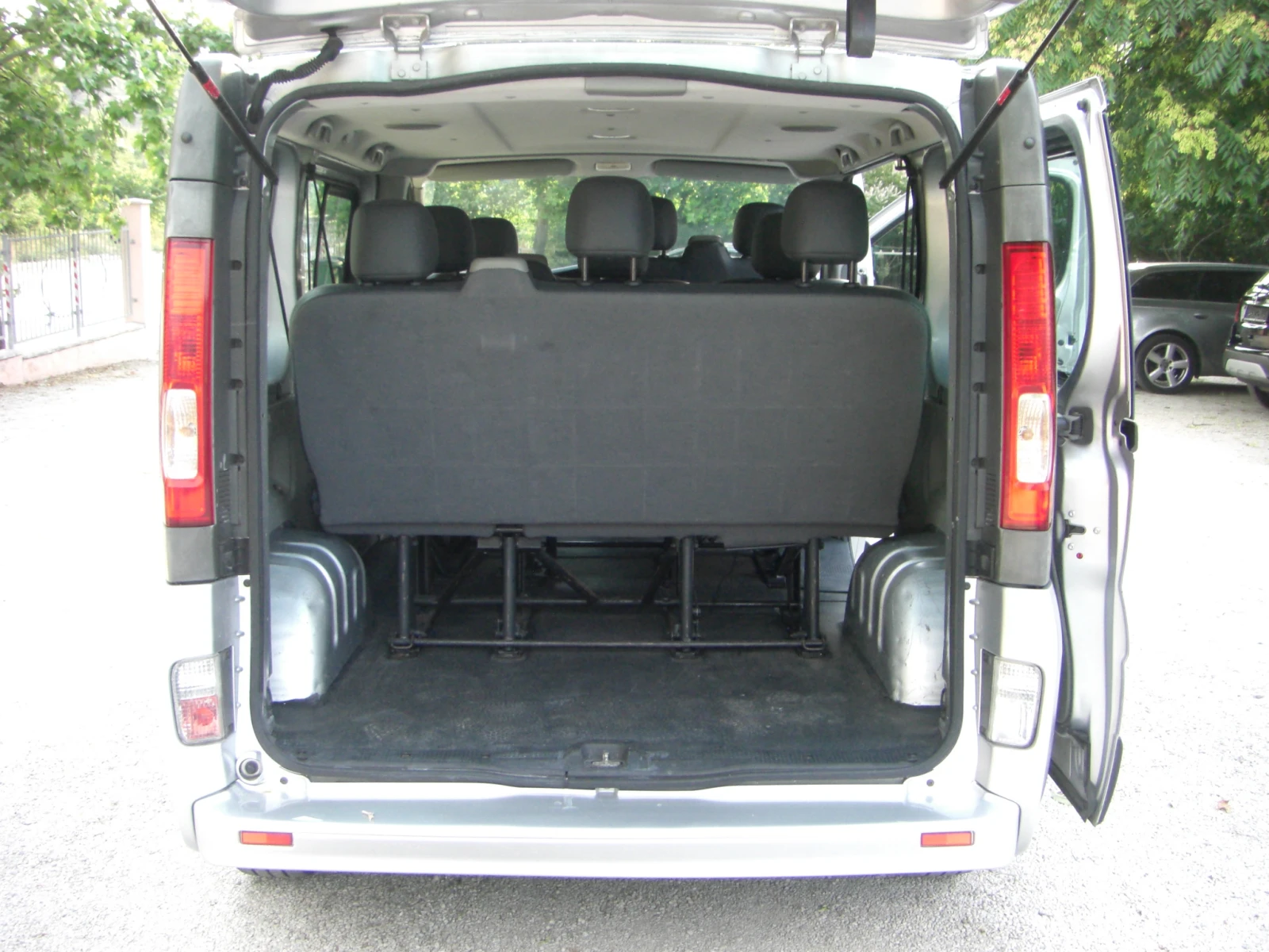 Renault Trafic 2.0dci 6ck. 9MECTA, снимка 16 - Бусове и автобуси - 54394900