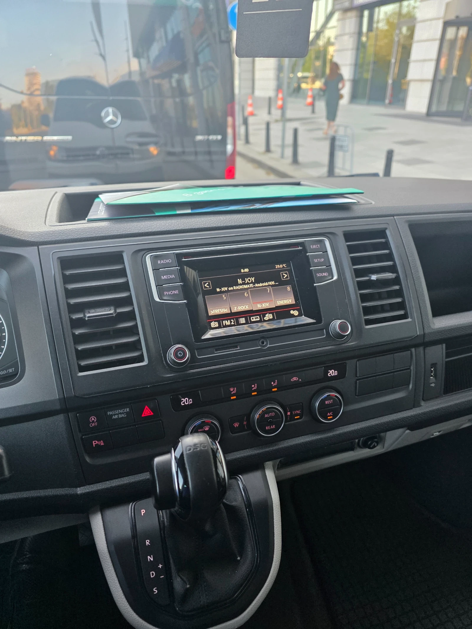 VW Caravelle, снимка 14 - Бусове и автобуси - 55829651