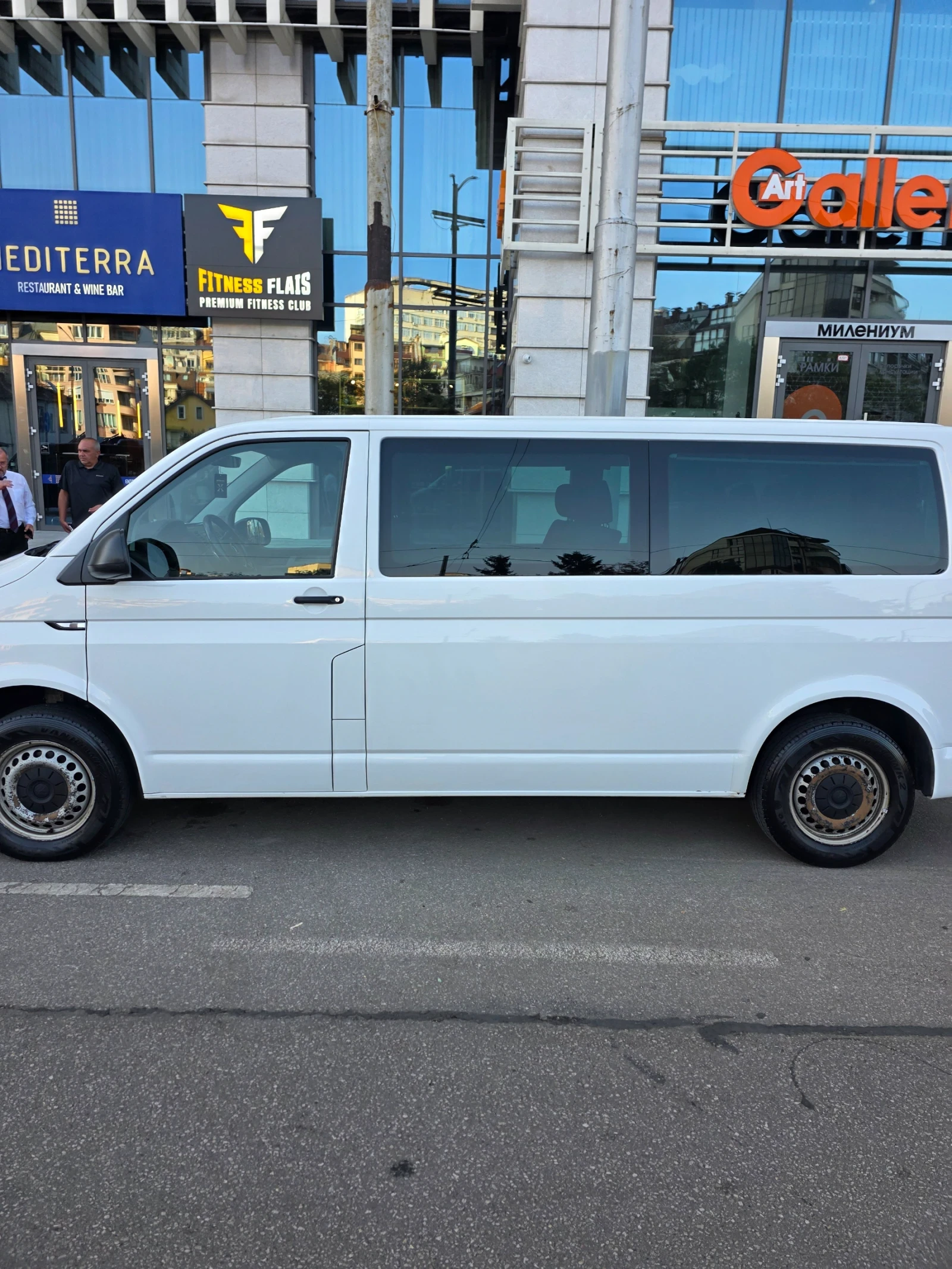 VW Caravelle, снимка 5 - Бусове и автобуси - 55829651