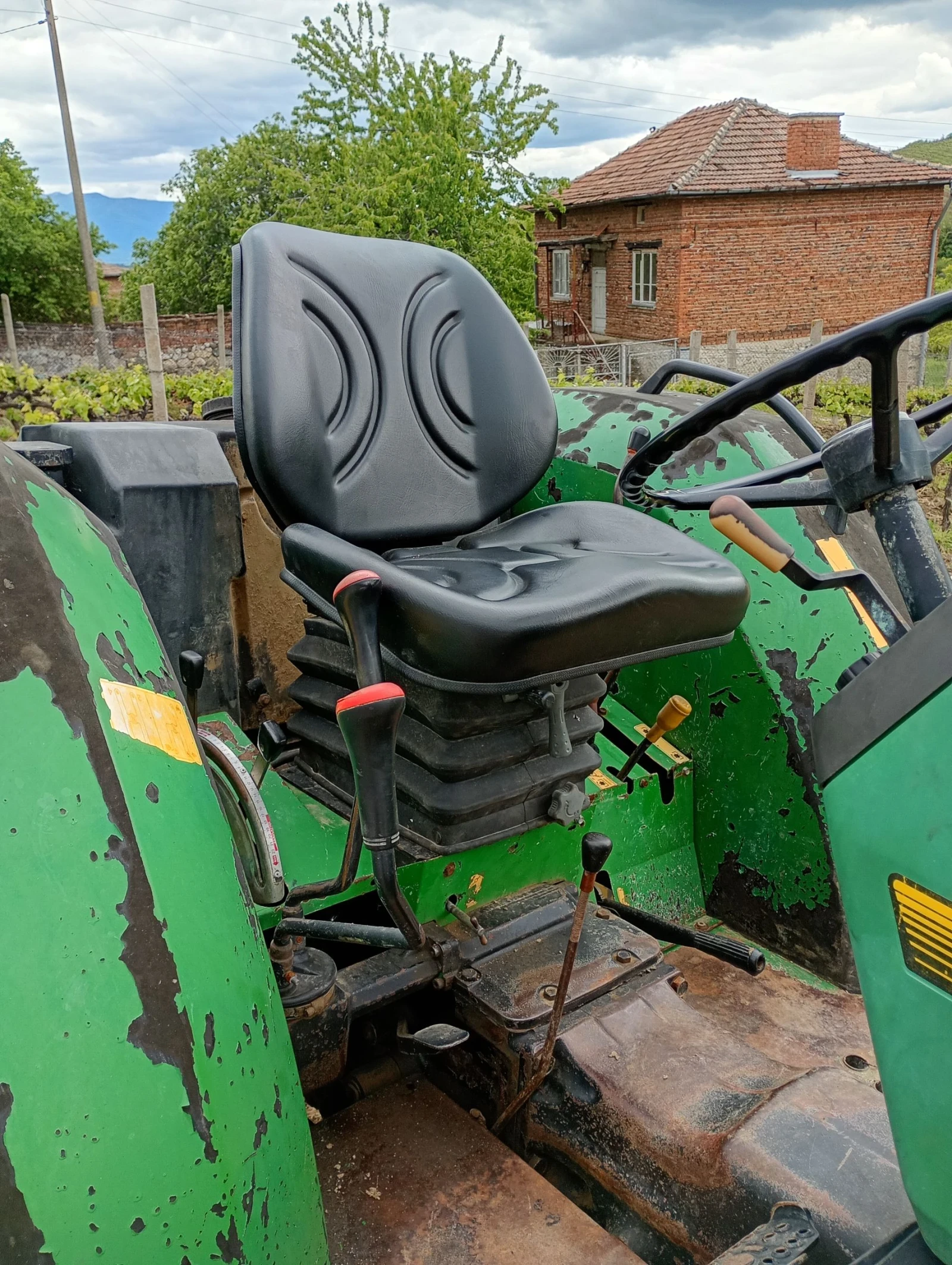 Трактор John Deere 5400, снимка 4 - Селскостопанска техника - 54379475