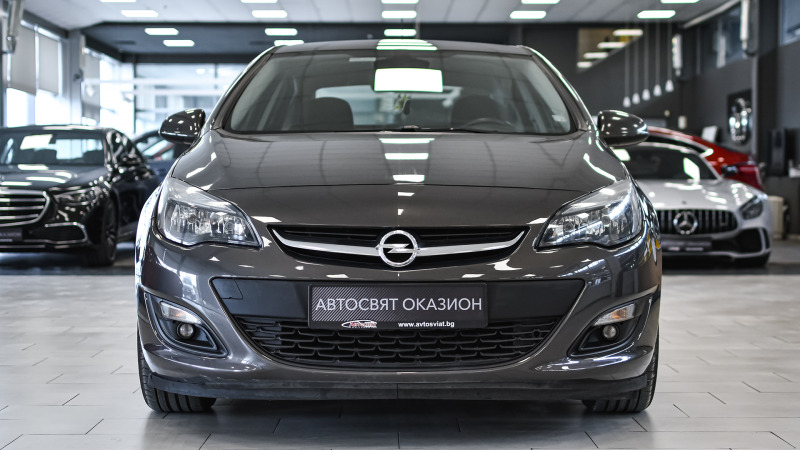 Opel Astra 1.4 Turbo Automatic, снимка 2 - Автомобили и джипове - 40776652