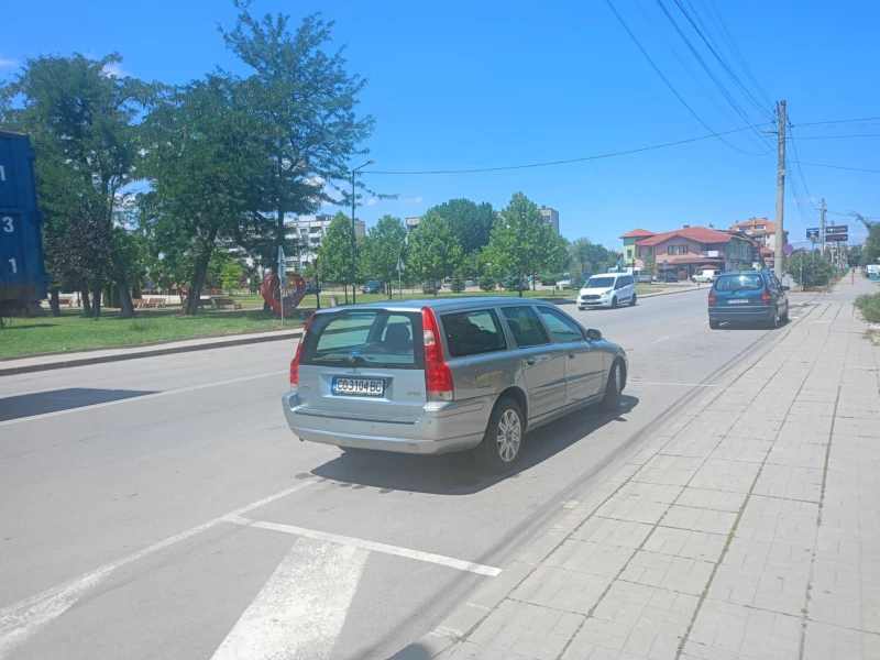 Volvo V70, снимка 5 - Автомобили и джипове - 51068498