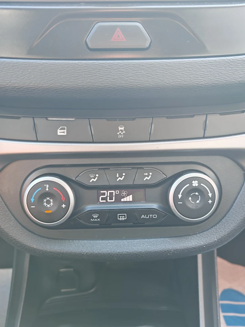 Lada Vesta, снимка 12 - Автомобили и джипове - 52573170