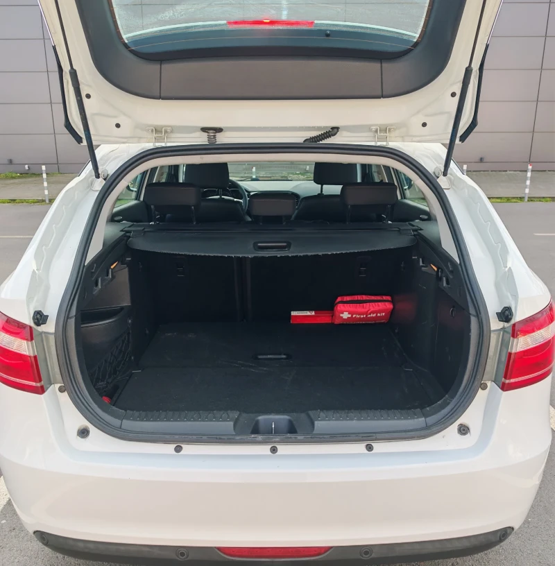 Lada Vesta SW 1.6, снимка 9 - Автомобили и джипове - 53262405