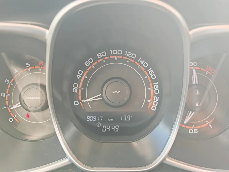 Lada Vesta, снимка 13 - Автомобили и джипове - 52573170