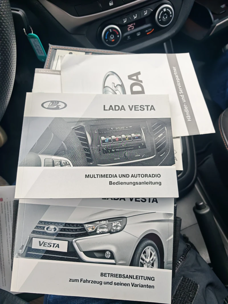 Lada Vesta SW 1.6, снимка 14 - Автомобили и джипове - 53262405