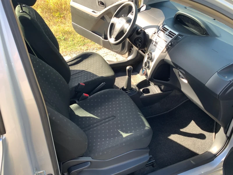 Toyota Yaris БЕНЗИН| 2009г.| КЛИМА| НОВ ВНОС| НОВИ ЗИМНИ ГУМИ, снимка 12 - Автомобили и джипове - 52354041