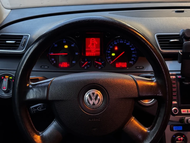 VW Passat 2.0, снимка 10 - Автомобили и джипове - 52678929