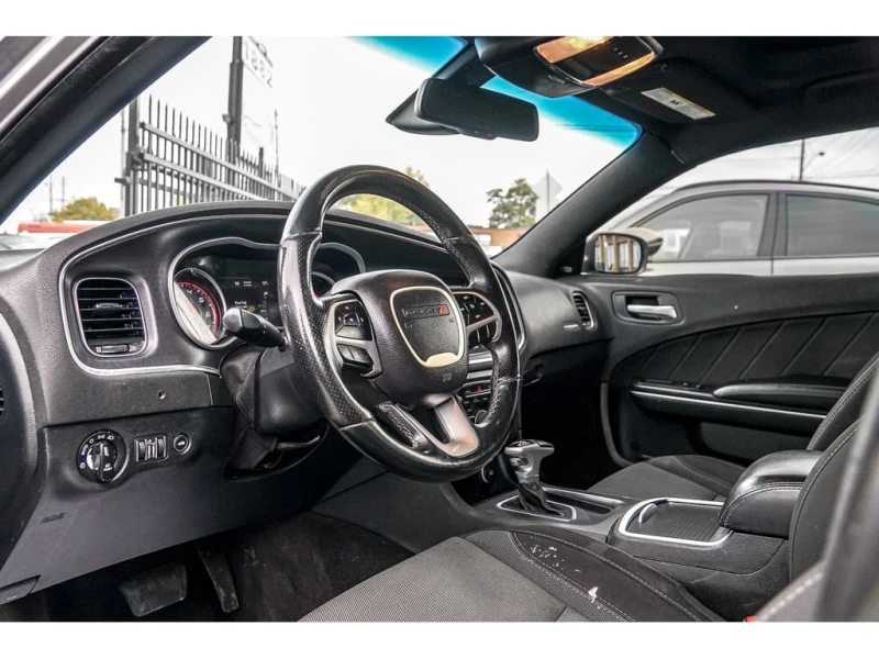 Dodge Charger * АВТО КРЕДИТ* ЦЕНА ДО БГ * СЕРВИЗНА ИСТОРИЯ * , снимка 5 - Автомобили и джипове - 52753422