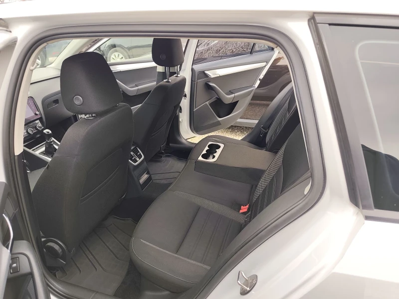 Skoda Octavia 1.6TDI, EURO 6D, Navi, снимка 8 - Автомобили и джипове - 53476686