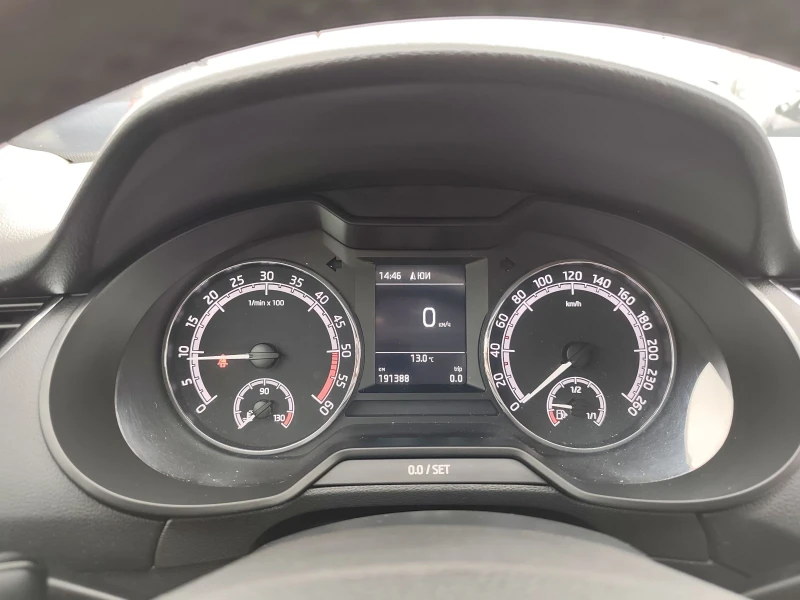 Skoda Octavia 1.6TDI, EURO 6D, Navi, снимка 12 - Автомобили и джипове - 53476686