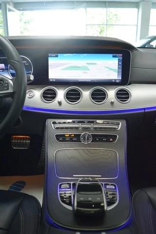 Mercedes-Benz E 350 AMG , 4Matic, снимка 6 - Автомобили и джипове - 54481522