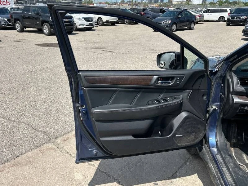 Subaru Outback * Limited * ДИСТРОНИК * СЛЕДЕНЕ НА ЛЕНТИ * 2 КЛЮЧА, снимка 12 - Автомобили и джипове - 54741251