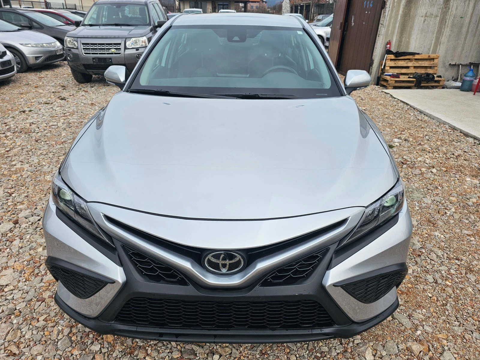 Toyota Camry 2.5i 218кс. 3918км - изображение 3