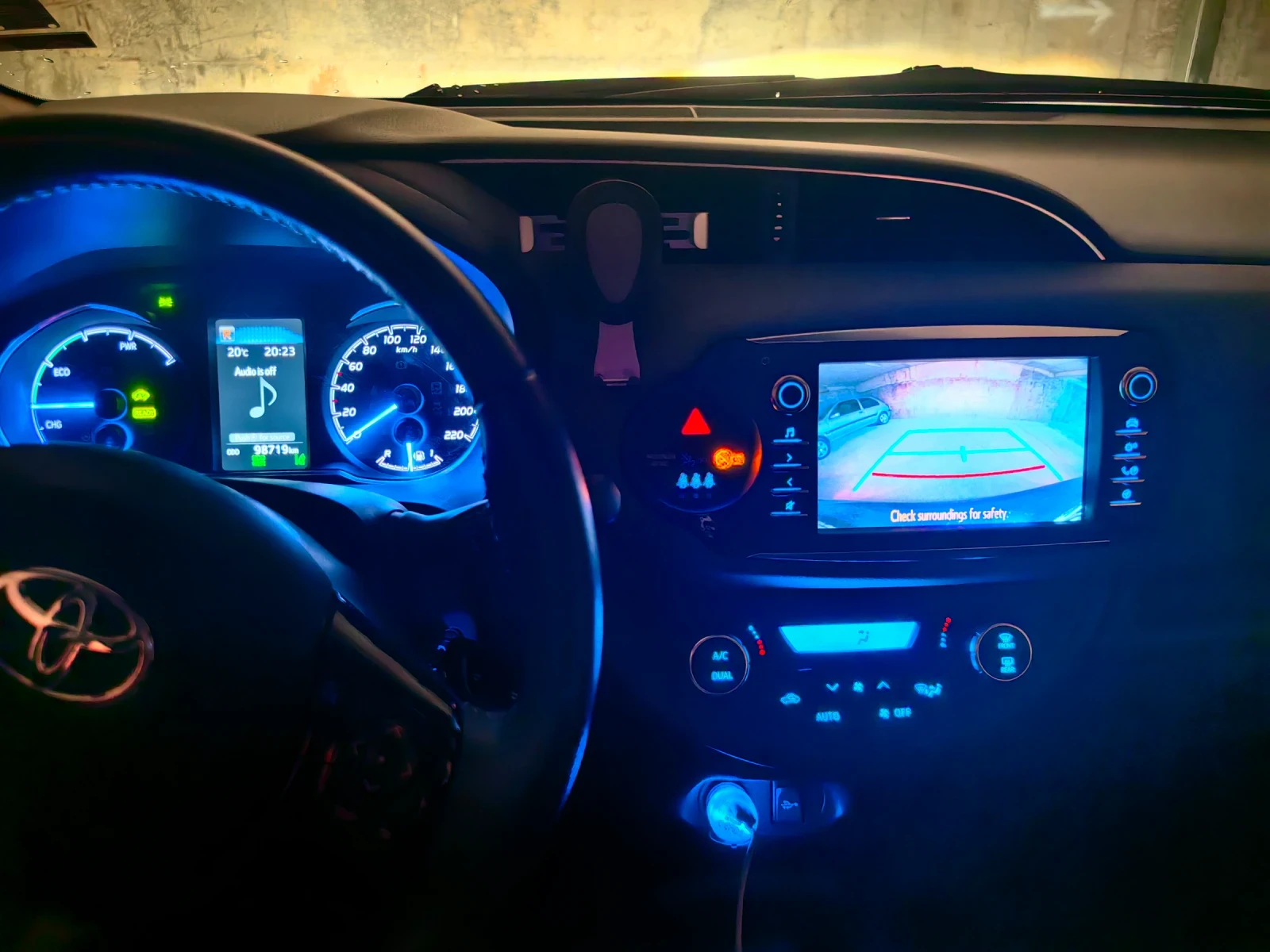 Toyota Yaris  - изображение 8