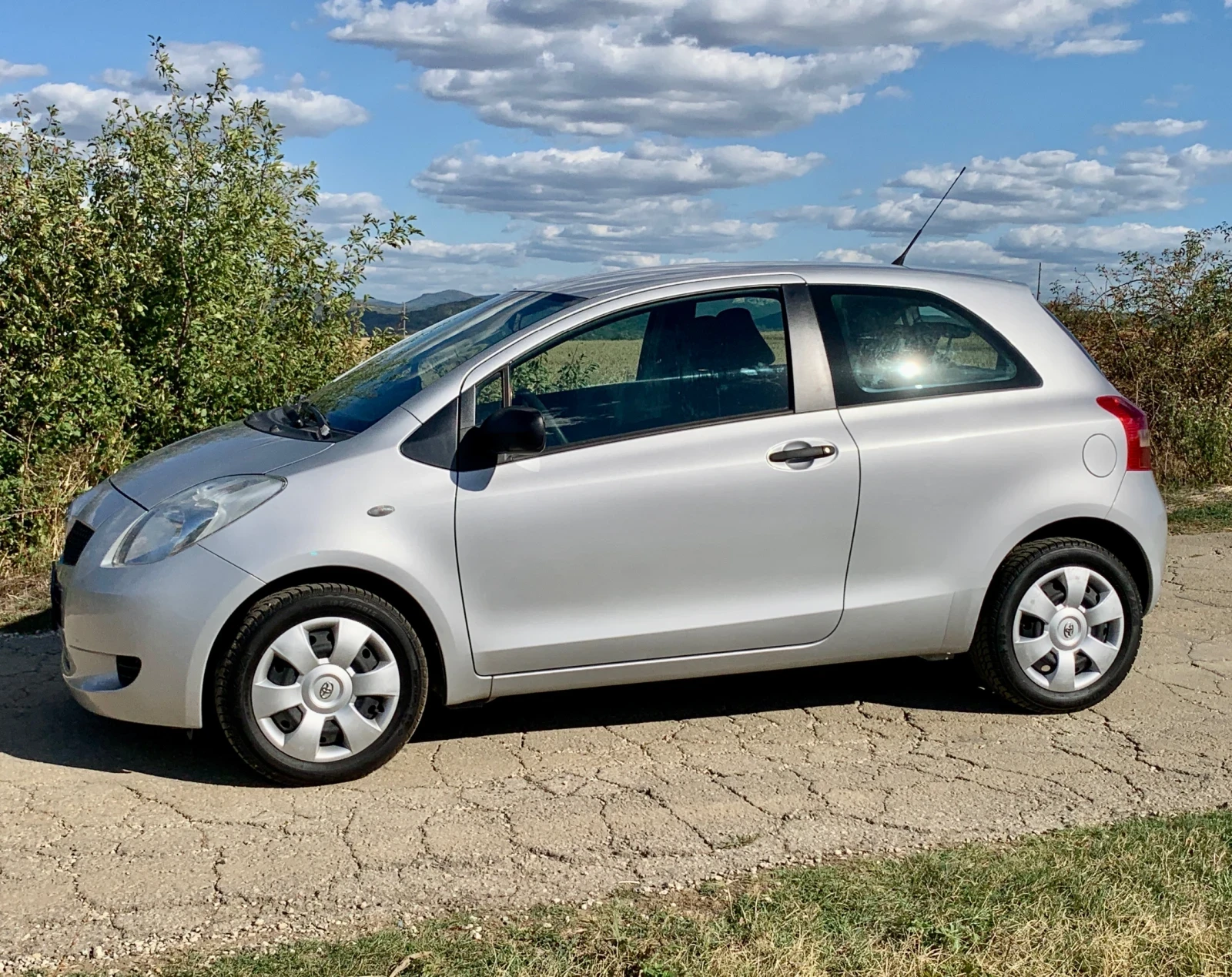 Toyota Yaris БЕНЗИН| 2009г.| КЛИМА| НОВ ВНОС| НОВИ ЗИМНИ ГУМИ - изображение 3