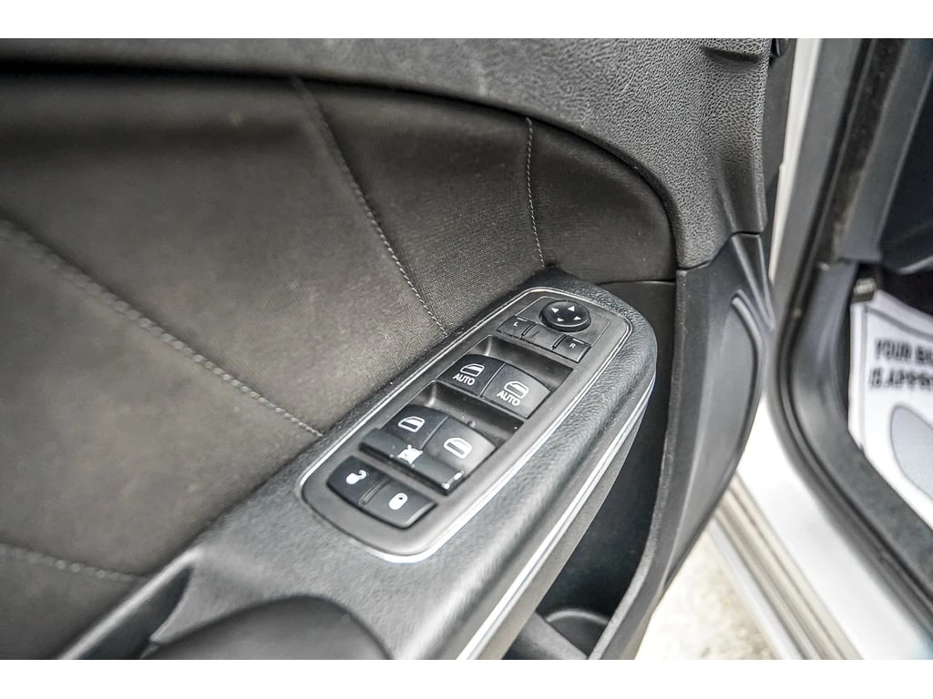 Dodge Charger * АВТО КРЕДИТ* ЦЕНА ДО БГ * СЕРВИЗНА ИСТОРИЯ *  - изображение 6