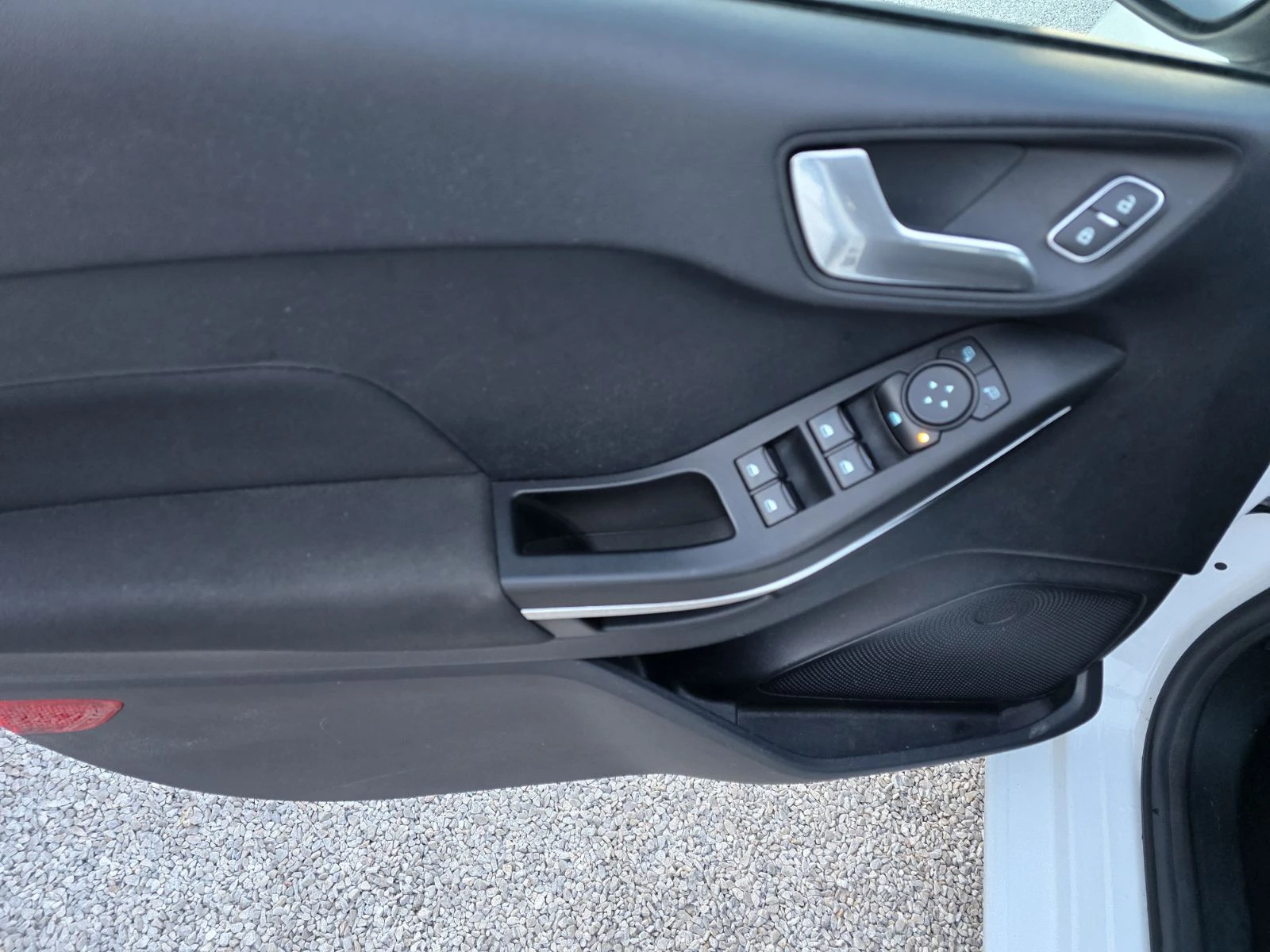 Ford Fiesta 1.0 EcoBoost Mild Hybrid, снимка 9 - Автомобили и джипове - 53863783