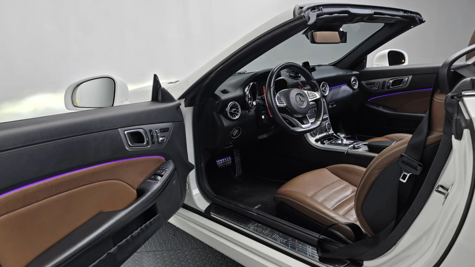 Mercedes-Benz SLC 43 AMG PACKAGE/AIR SCARF!, снимка 10 - Автомобили и джипове - 54125863