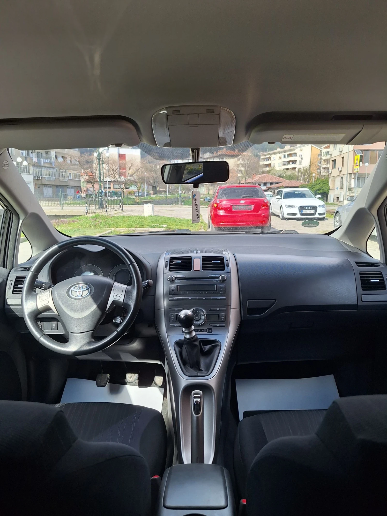 Toyota Auris 2.0 D-4D, снимка 8 - Автомобили и джипове - 54207100