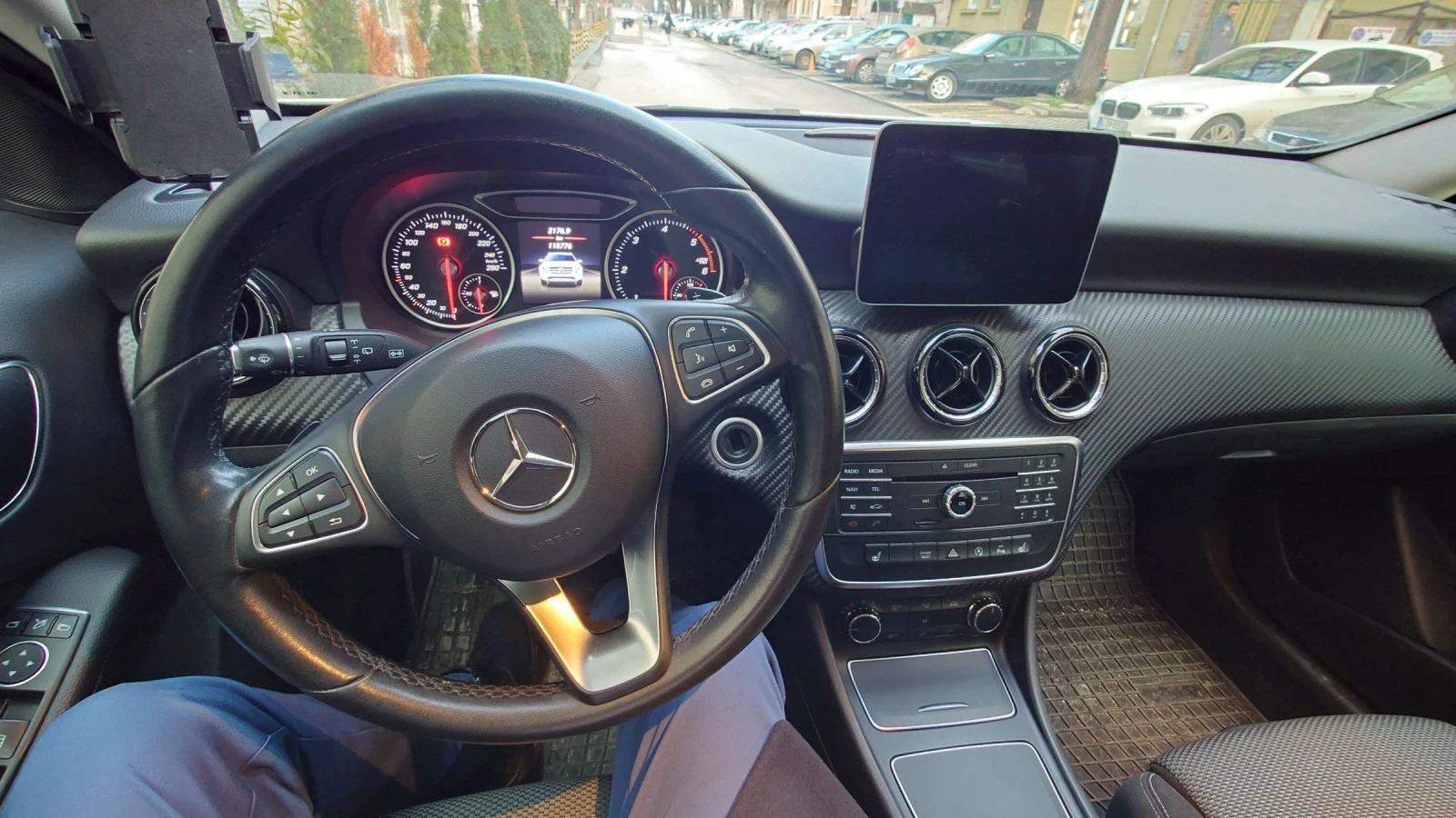 Mercedes-Benz GLA 180 Facelift, снимка 10 - Автомобили и джипове - 54413446