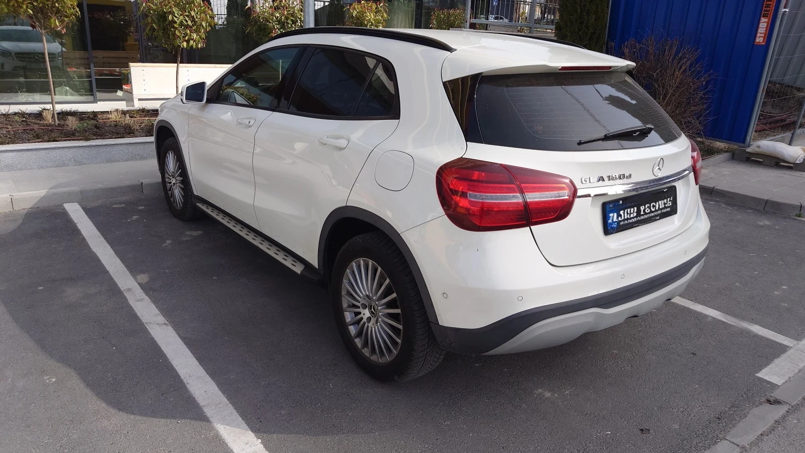 Mercedes-Benz GLA 180 Facelift, снимка 2 - Автомобили и джипове - 54413446
