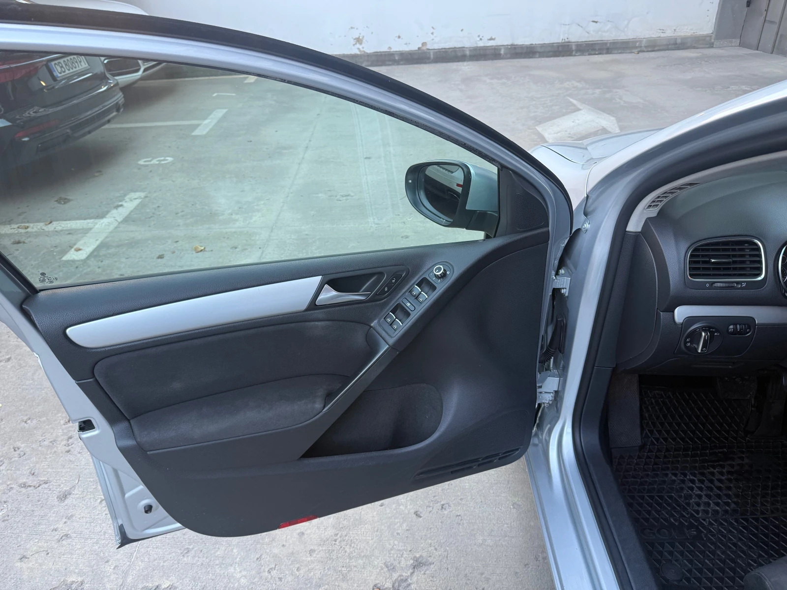 VW Golf 1.4TSI HIGH-LINE, снимка 8 - Автомобили и джипове - 54722928