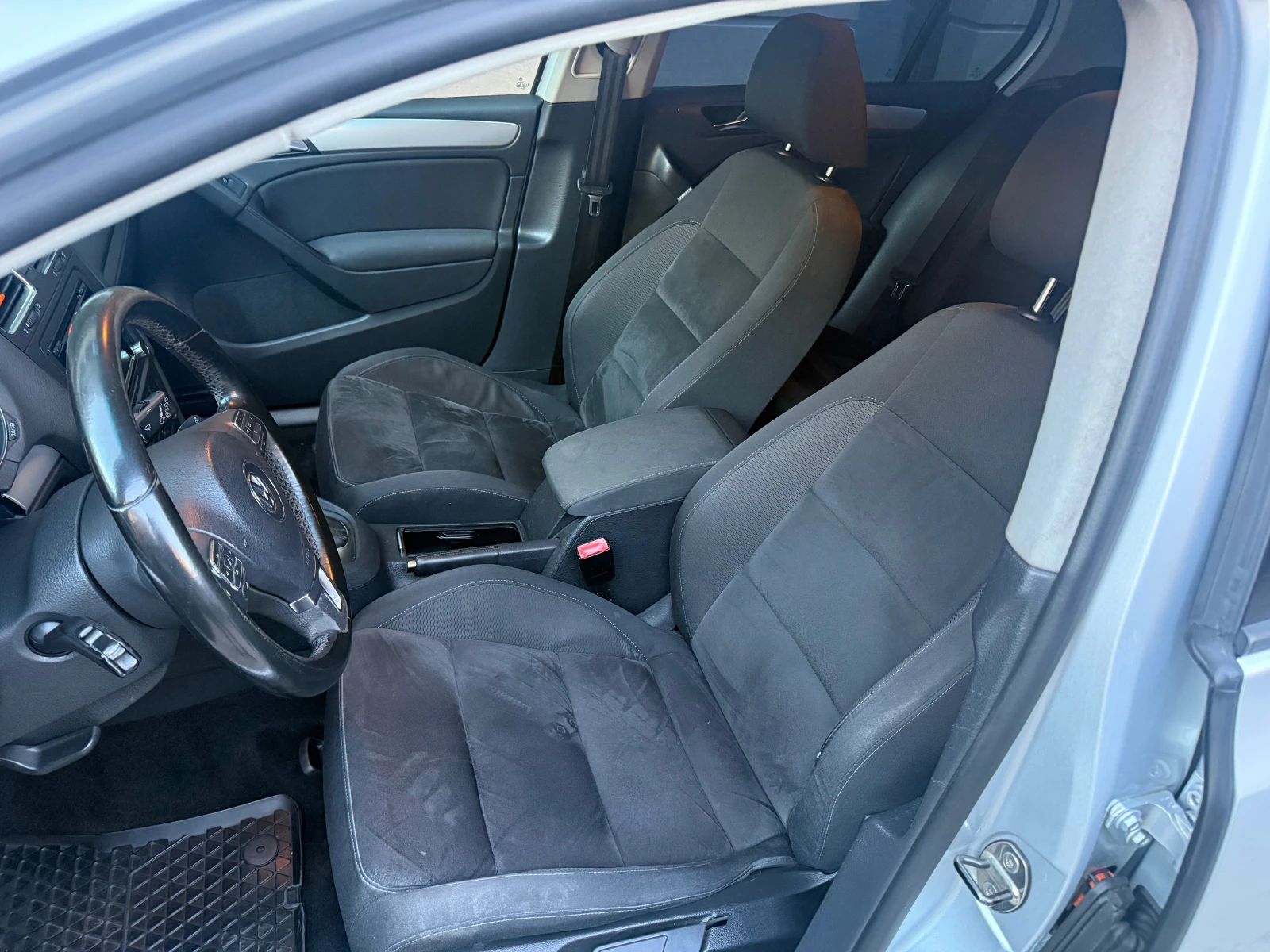 VW Golf 1.4TSI HIGH-LINE, снимка 10 - Автомобили и джипове - 54722928