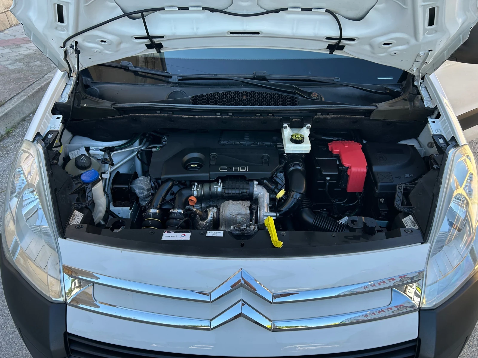 Citroen Berlingo 1.6HDI КЛИМАТИК, снимка 13 - Автомобили и джипове - 54870364