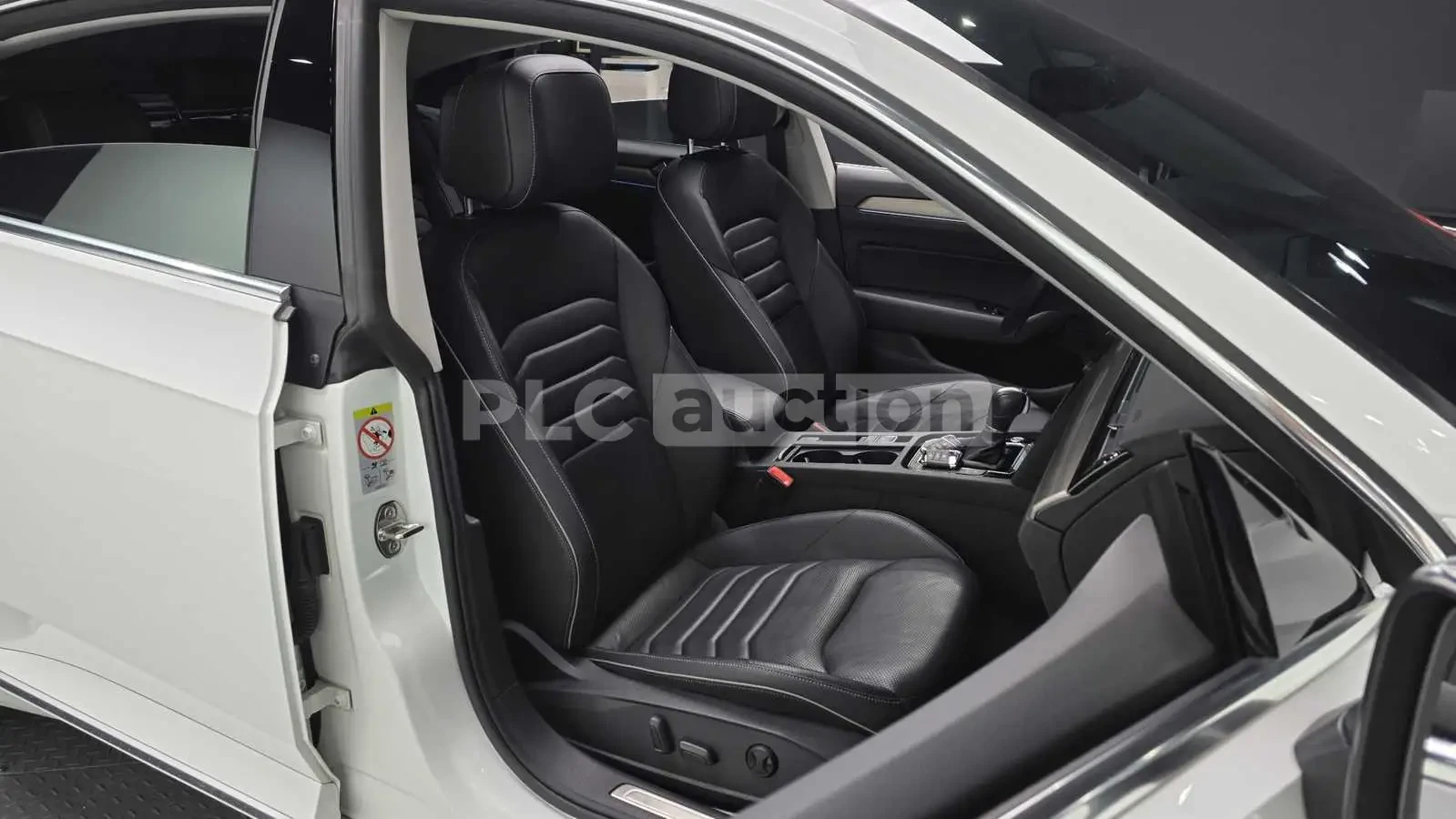 VW Arteon PRESTIGE HEAD UP/360/PANORAMA/ПОДГРЕВ/ОБДУХВАНЕ/, снимка 9 - Автомобили и джипове - 55156505