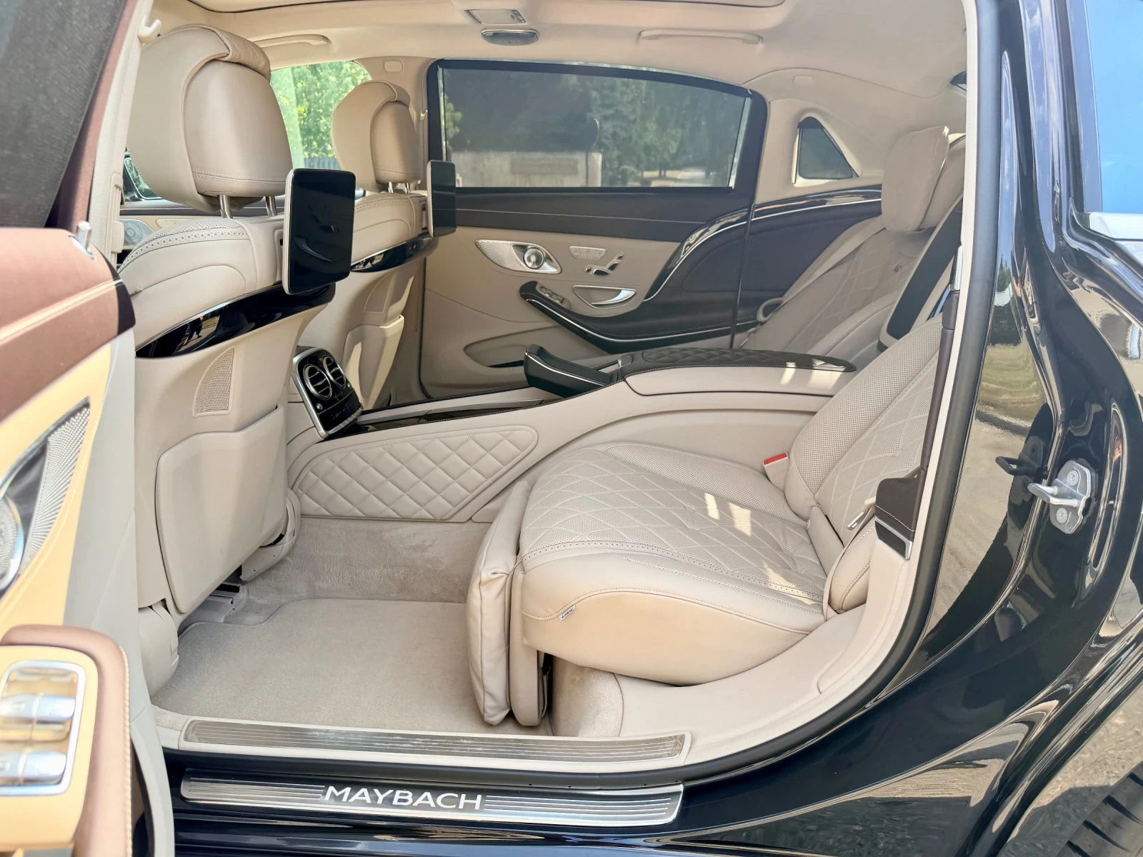 Mercedes-Benz S 560 Maybach Original/Silver Star/2-ри собственик/Каско, снимка 12 - Автомобили и джипове - 55755685