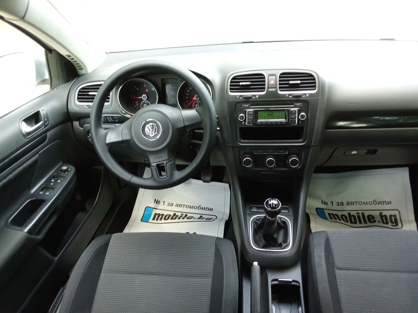 VW Golf 1.6TDI-COMFORTLINE, снимка 9 - Автомобили и джипове - 56037983