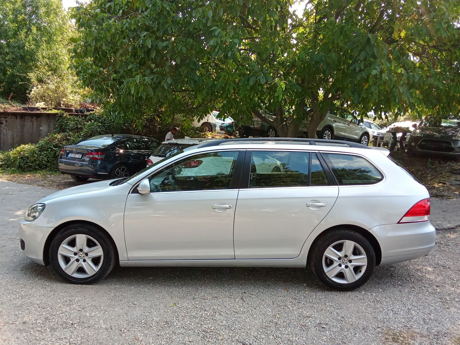 VW Golf 1.6TDI-COMFORTLINE, снимка 2 - Автомобили и джипове - 56037983