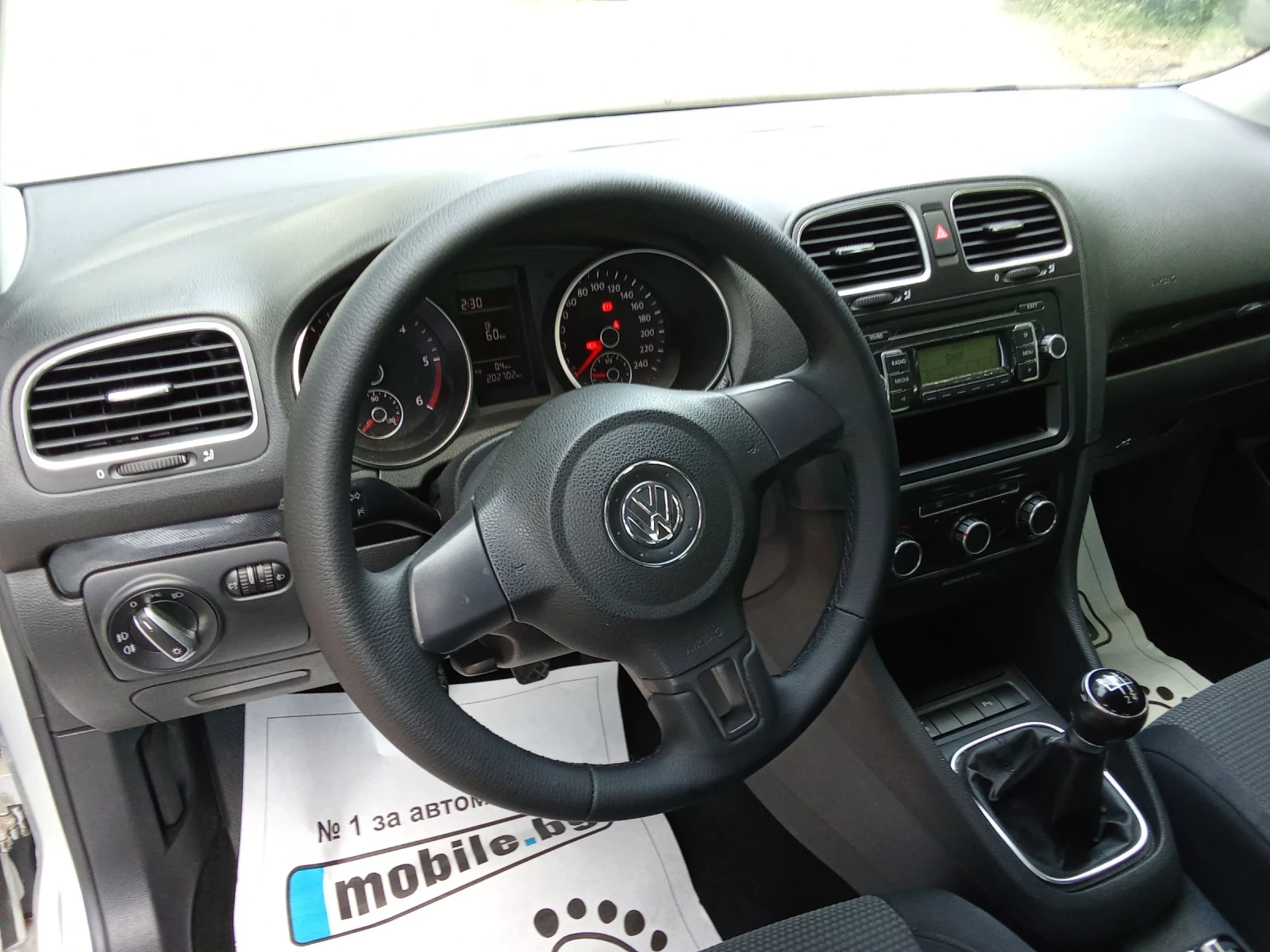 VW Golf 1.6TDI-COMFORTLINE, снимка 12 - Автомобили и джипове - 56037983