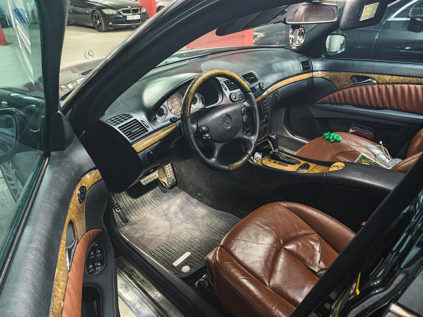 Mercedes-Benz E 320, снимка 5 - Автомобили и джипове - 56182537