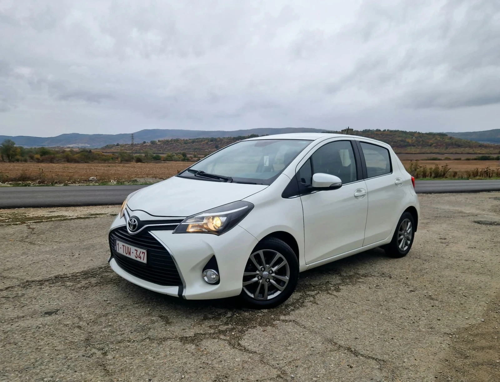 Toyota Yaris 1.4 D4D 90�.�. 2015�. ������ + ���������  | Mobile.bg � ����������� 3