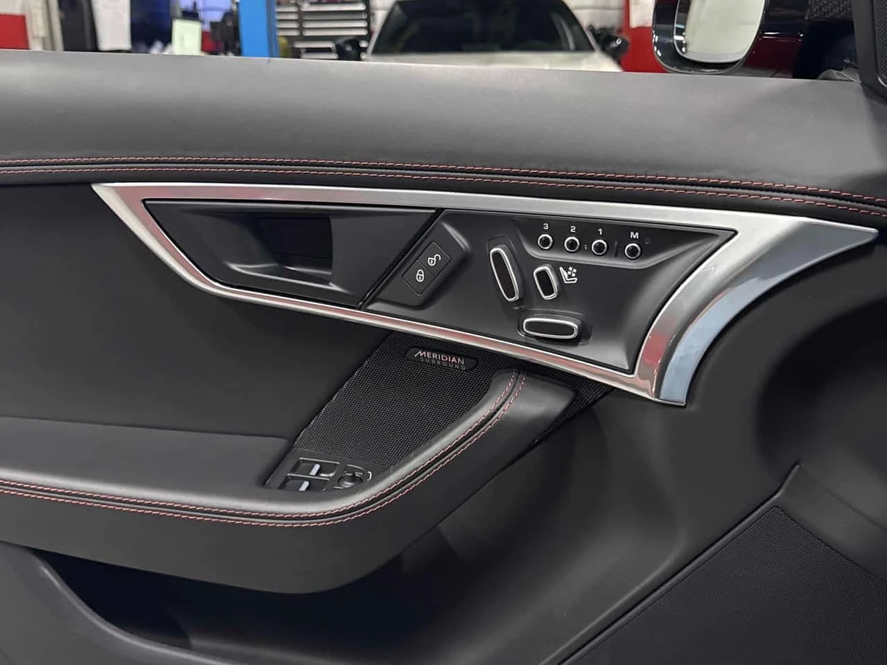 Jaguar F-Type R  CARFAX | Mobile.bg � ����������� 12
