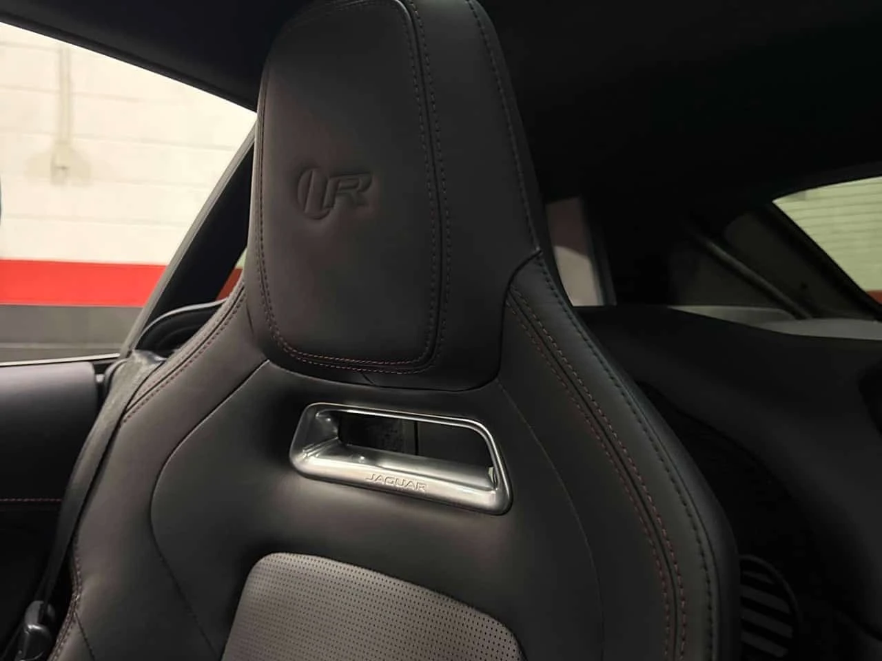 Jaguar F-Type R  CARFAX | Mobile.bg � ����������� 11
