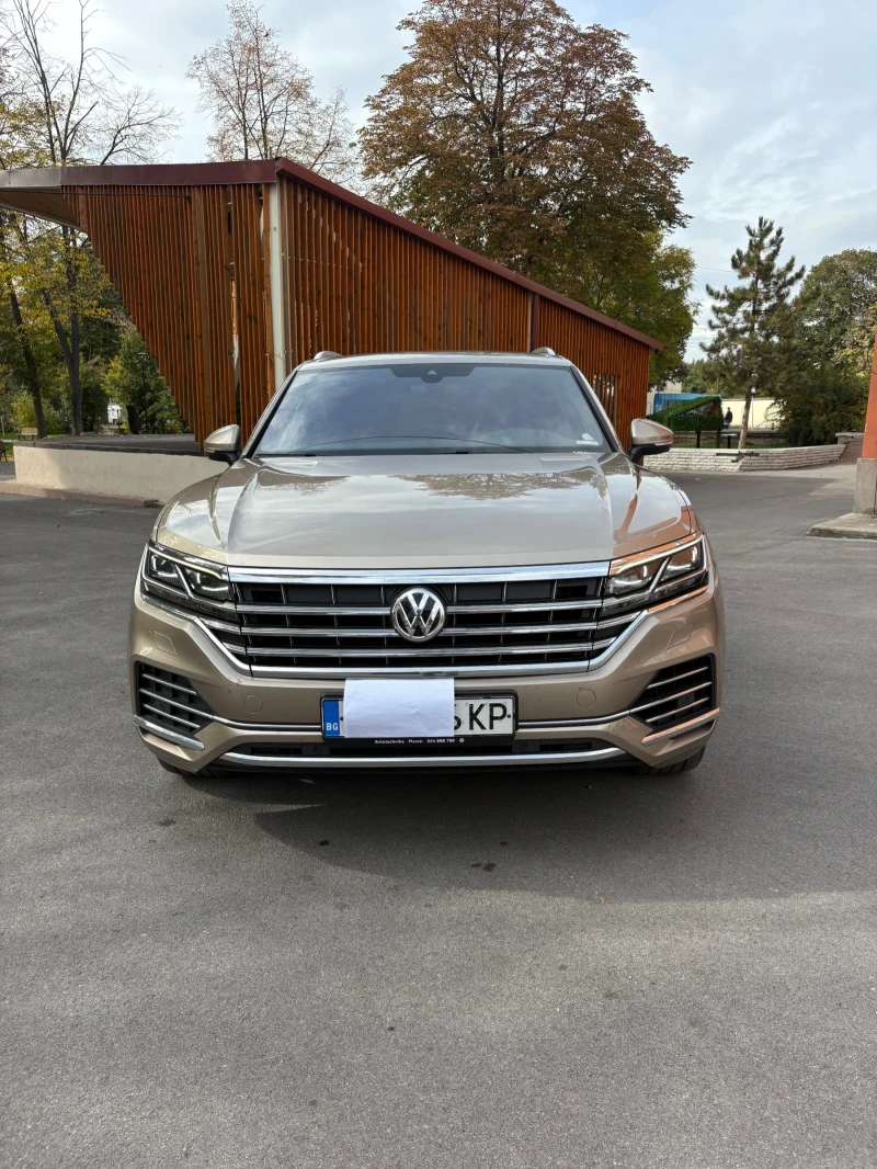 VW Touareg 3.0 TDI, снимка 3 - Автомобили и джипове - 52568175