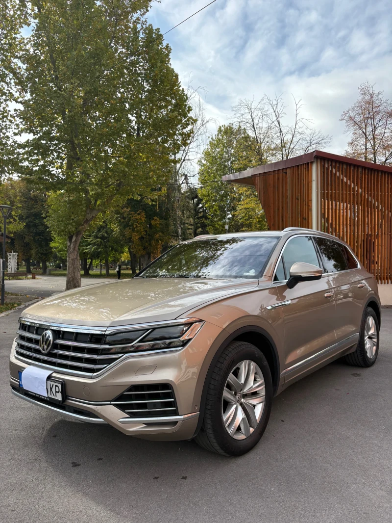 VW Touareg 3.0 TDI, снимка 2 - Автомобили и джипове - 52568175