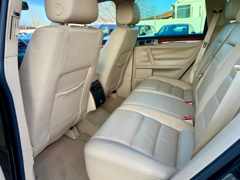 VW Touareg TDI* R5* Xenon* PDC, снимка 11 - Автомобили и джипове - 52810767