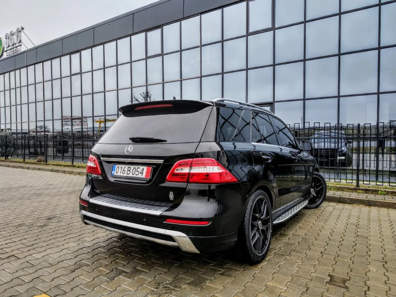 Mercedes-Benz ML 350 * AMG* OFFROAD* PANORAMA* MAX FULL, снимка 4 - Автомобили и джипове - 53298629