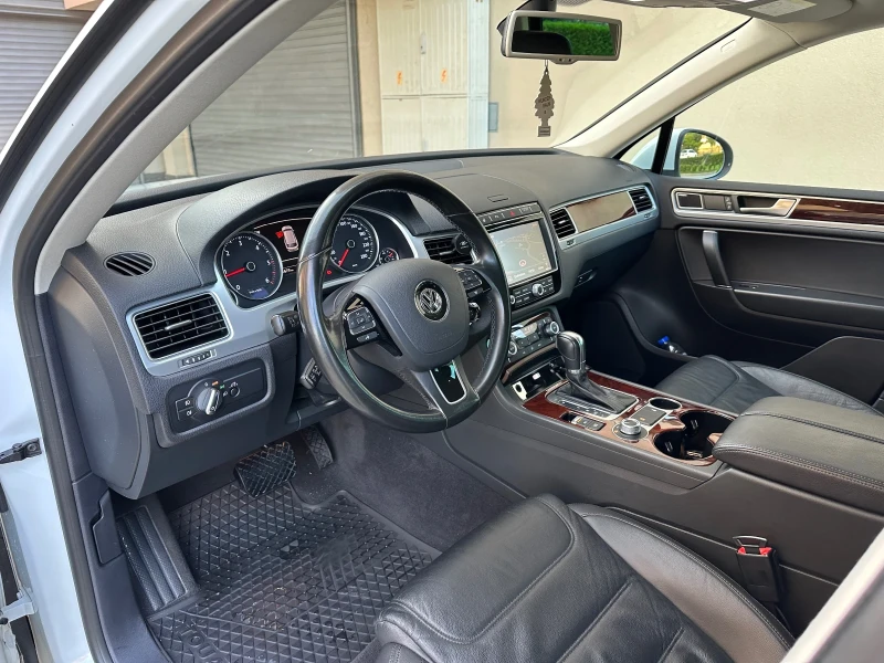 VW Touareg TDI, снимка 8 - Автомобили и джипове - 53398446