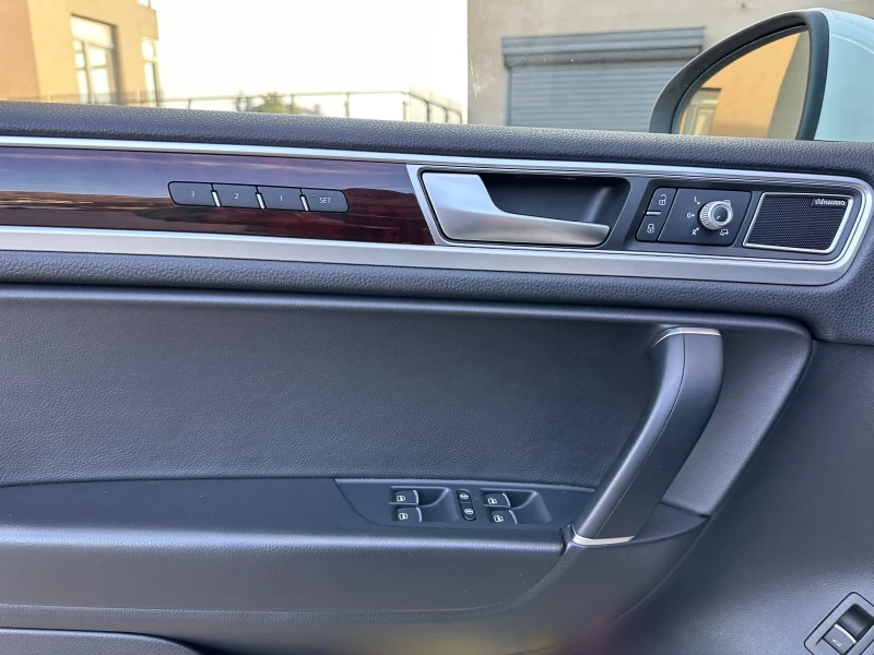 VW Touareg TDI, снимка 11 - Автомобили и джипове - 53398446